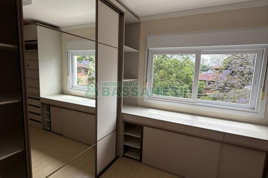 Apartamento com 70m², 2 dormitórios, 2 vagas, no bairro Madureira em Caxias do Sul para Comprar