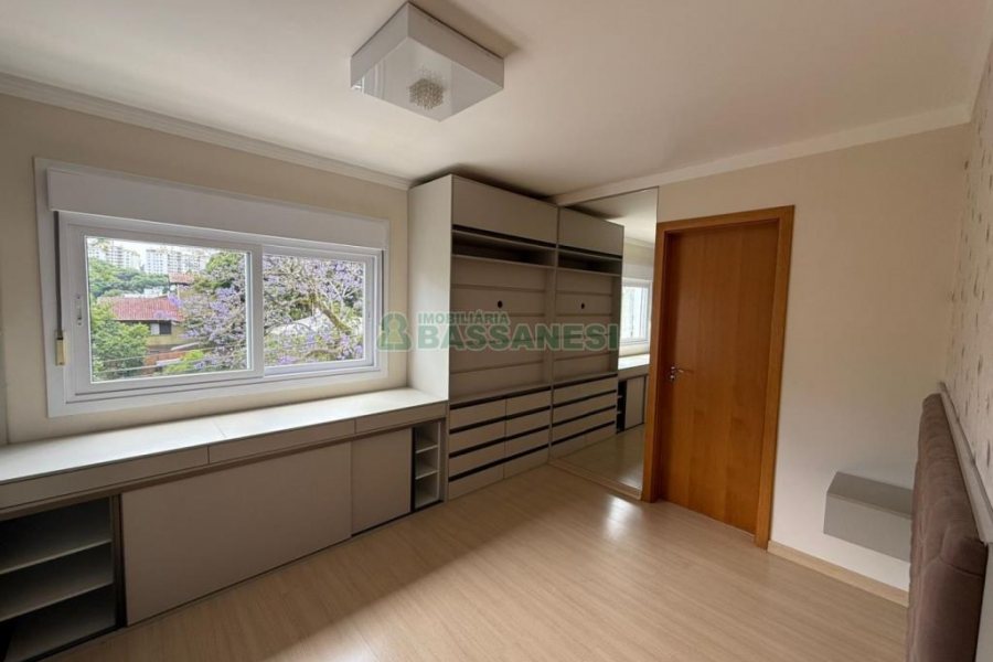 Apartamento com 70m², 2 dormitórios, 2 vagas, no bairro Madureira em Caxias do Sul para Comprar