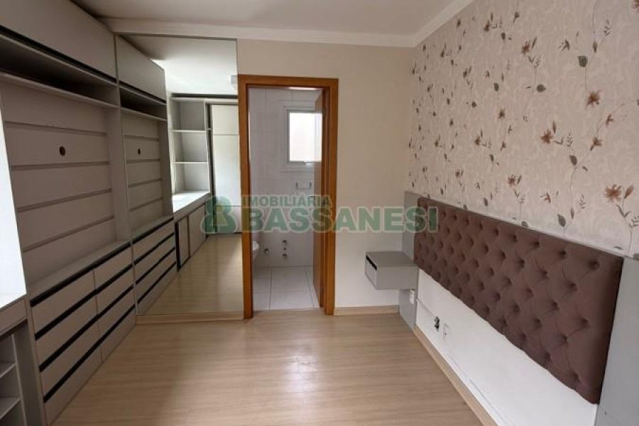 Apartamento com 70m², 2 dormitórios, 2 vagas, no bairro Madureira em Caxias do Sul para Comprar