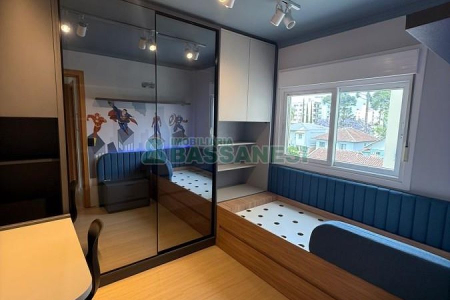 Apartamento com 70m², 2 dormitórios, 2 vagas, no bairro Madureira em Caxias do Sul para Comprar