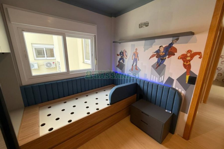 Apartamento com 70m², 2 dormitórios, 2 vagas, no bairro Madureira em Caxias do Sul para Comprar