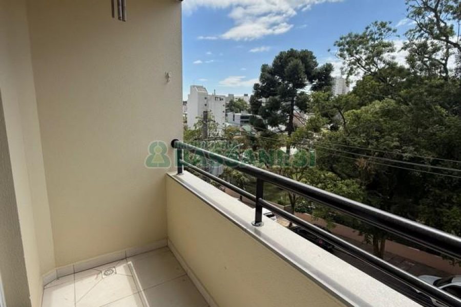 Apartamento com 70m², 2 dormitórios, 2 vagas, no bairro Madureira em Caxias do Sul para Comprar