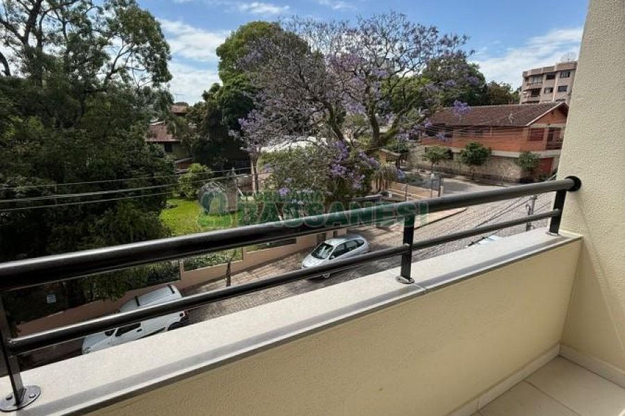 Apartamento com 70m², 2 dormitórios, 2 vagas, no bairro Madureira em Caxias do Sul para Comprar