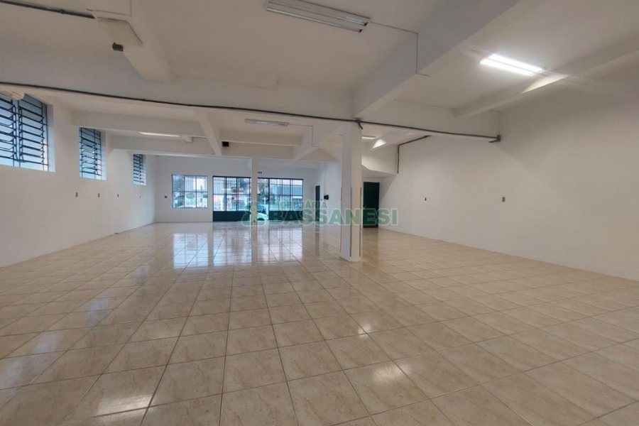 Loja com 200m², no bairro Panazzolo em Caxias do Sul para Alugar