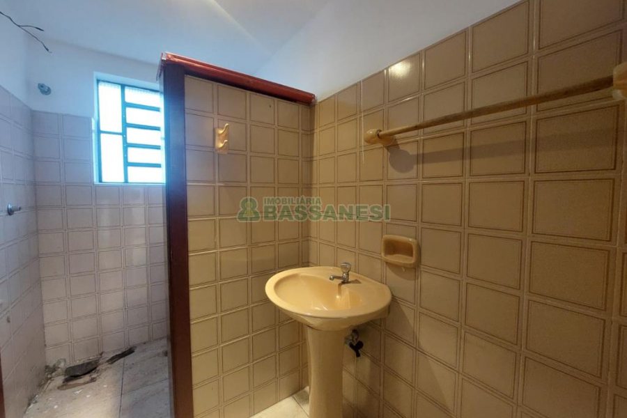 Loja com 200m², no bairro Panazzolo em Caxias do Sul para Alugar