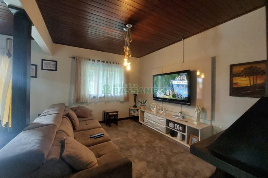 Chácara com 240m², 3 dormitórios, 2 vagas, no bairro Vila Seca em Caxias do Sul para Alugar