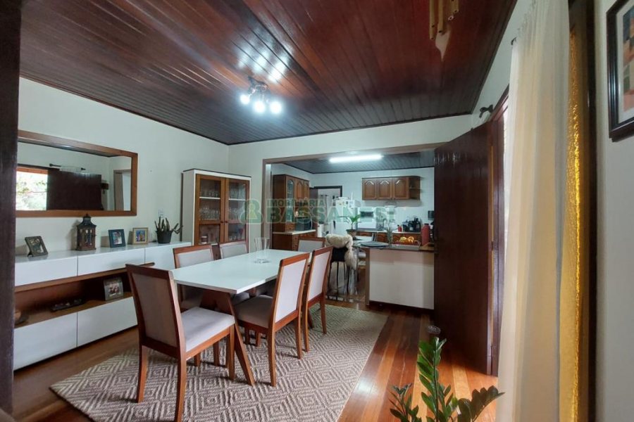 Chácara com 240m², 3 dormitórios, 2 vagas, no bairro Vila Seca em Caxias do Sul para Alugar