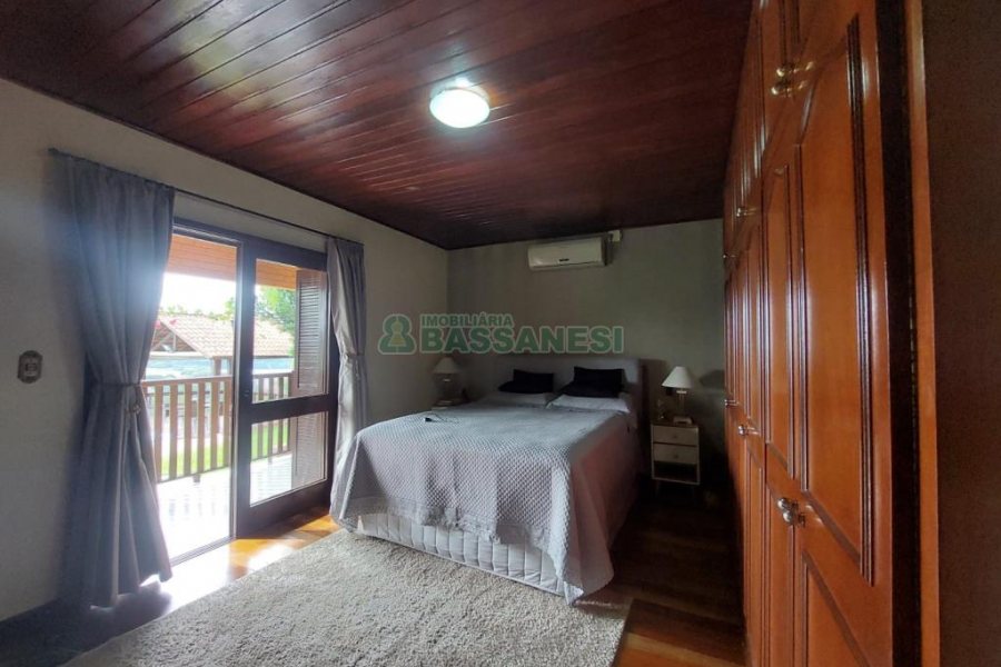 Chácara com 240m², 3 dormitórios, 2 vagas, no bairro Vila Seca em Caxias do Sul para Alugar