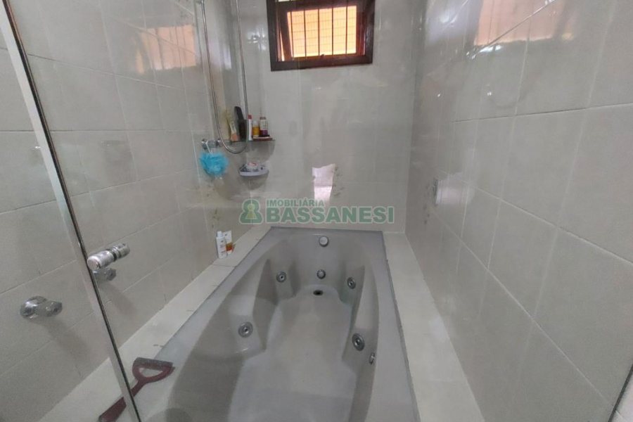 Chácara com 240m², 3 dormitórios, 2 vagas, no bairro Vila Seca em Caxias do Sul para Alugar