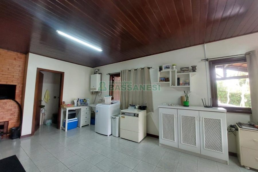 Chácara com 240m², 3 dormitórios, 2 vagas, no bairro Vila Seca em Caxias do Sul para Alugar