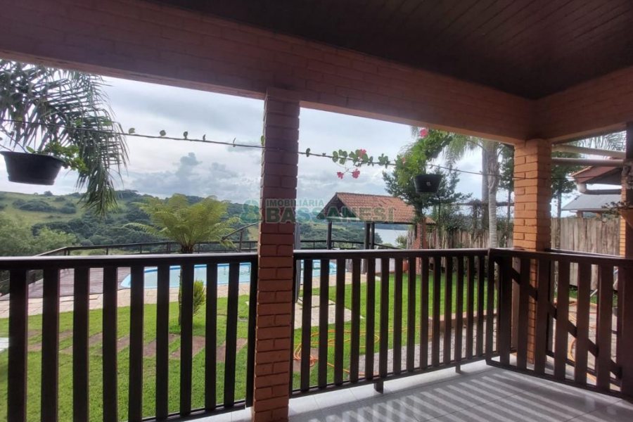 Chácara com 240m², 3 dormitórios, 2 vagas, no bairro Vila Seca em Caxias do Sul para Alugar