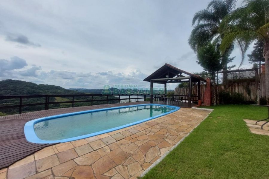 Chácara com 240m², 3 dormitórios, 2 vagas, no bairro Vila Seca em Caxias do Sul para Alugar