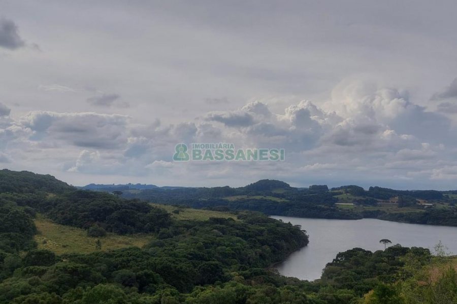 Chácara com 240m², 3 dormitórios, 2 vagas, no bairro Vila Seca em Caxias do Sul para Alugar