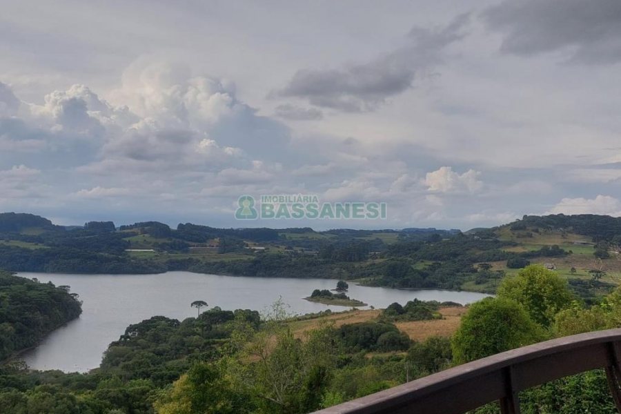 Chácara com 240m², 3 dormitórios, 2 vagas, no bairro Vila Seca em Caxias do Sul para Alugar