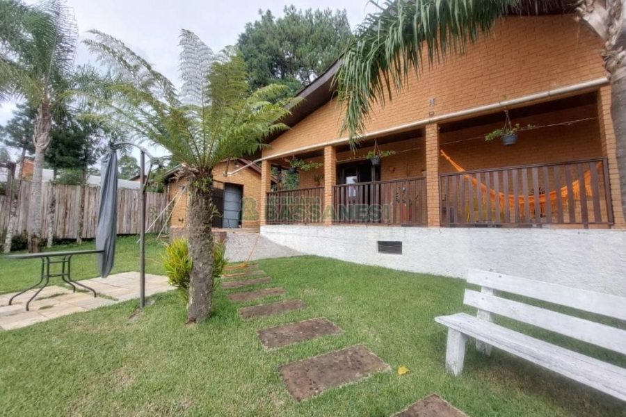 Chácara com 240m², 3 dormitórios, 2 vagas, no bairro Vila Seca em Caxias do Sul para Alugar