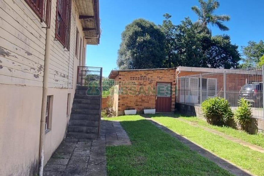 Casa com 240356m², 3 dormitórios, no bairro Nossa Senhora de Lourdes em Caxias do Sul para Comprar