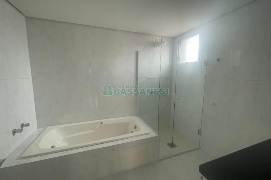 Apartamento com 84m², 2 dormitórios, 1 vaga, no bairro Salgado Filho em Caxias do Sul para Alugar