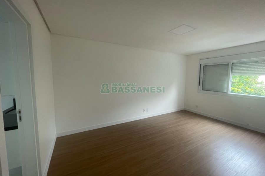 Apartamento com 84m², 2 dormitórios, 1 vaga, no bairro Salgado Filho em Caxias do Sul para Alugar