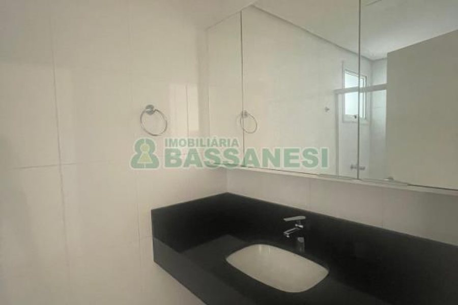 Apartamento com 84m², 2 dormitórios, 1 vaga, no bairro Salgado Filho em Caxias do Sul para Alugar