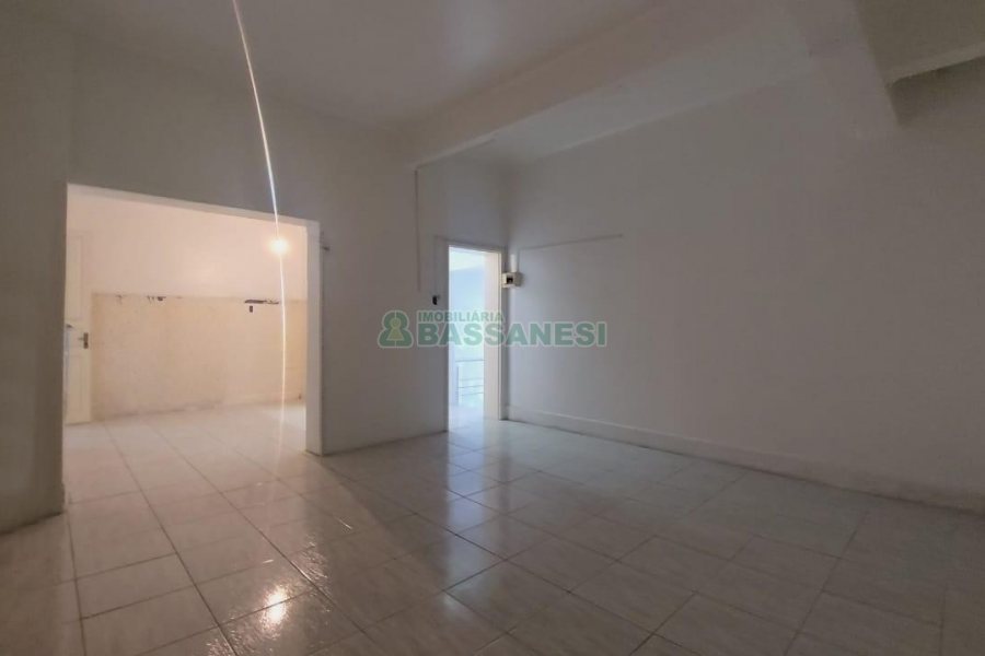 Loja com 56m², no bairro Centro em Caxias do Sul para Alugar