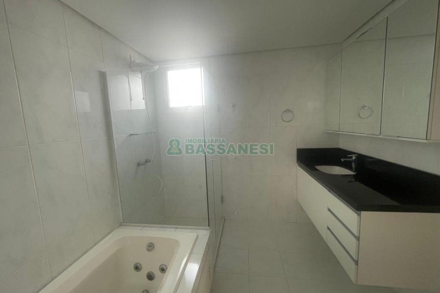 Apartamento com 84m², 2 dormitórios, 1 vaga, no bairro Salgado Filho em Caxias do Sul para Alugar