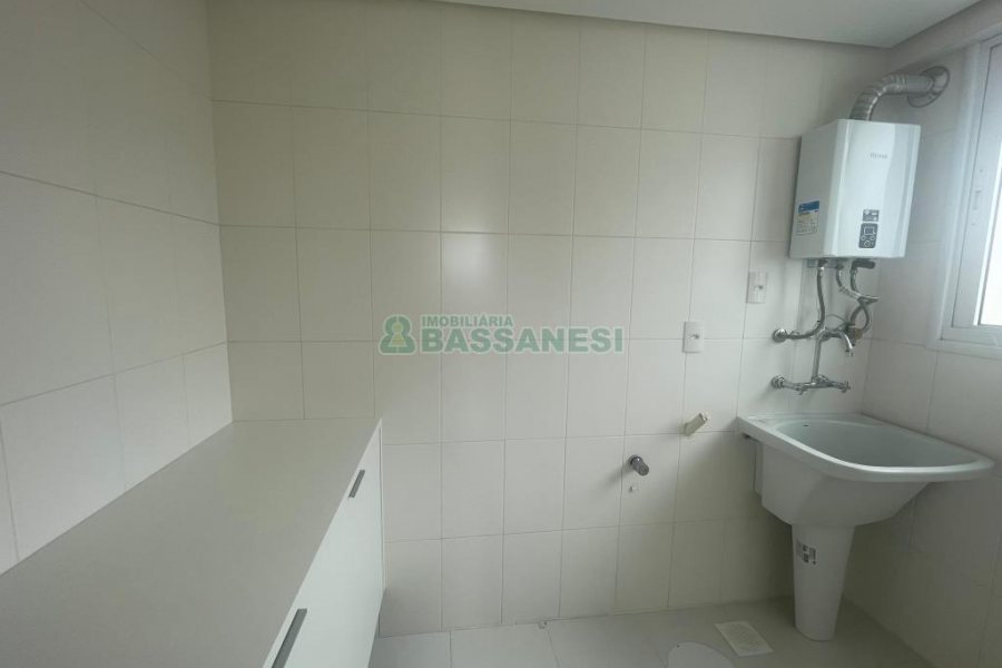 Apartamento com 108m², 3 dormitórios, 2 vagas, no bairro Salgado Filho em Caxias do Sul para Alugar