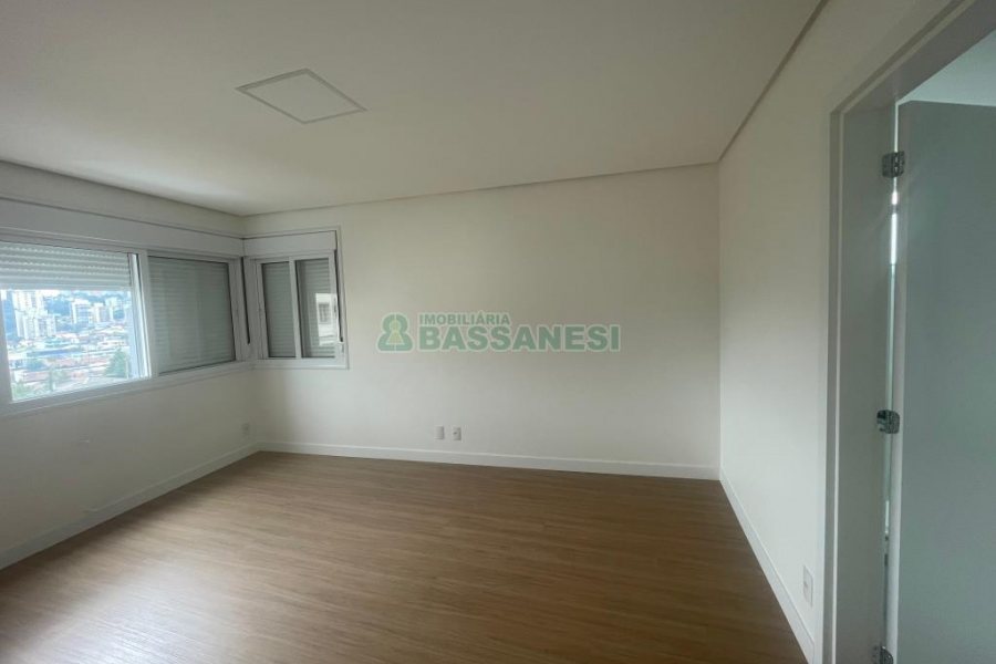 Apartamento com 108m², 3 dormitórios, 2 vagas, no bairro Salgado Filho em Caxias do Sul para Alugar