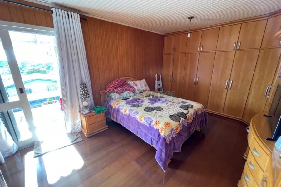 Casa com 180m², 3 dormitórios, 2 vagas, no bairro Fatima em Caxias do Sul para Alugar