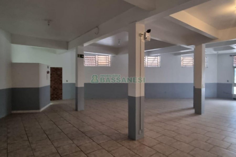 Predio com 893m², no bairro São Ciro em Caxias do Sul para Comprar