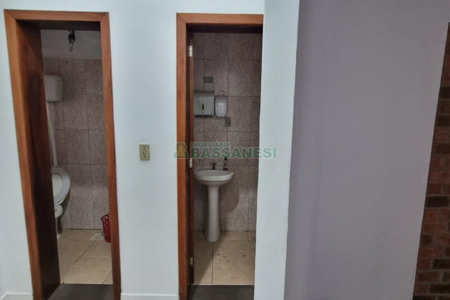 Predio com 893m², no bairro São Ciro em Caxias do Sul para Comprar