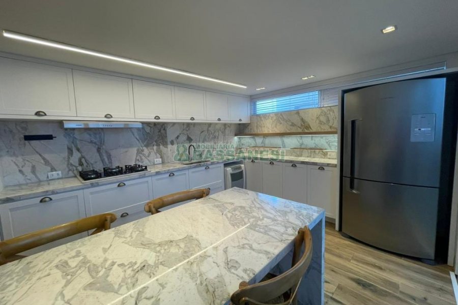 Apartamento com 170m², 3 dormitórios, 2 vagas, no bairro Centro em Caxias do Sul para Comprar