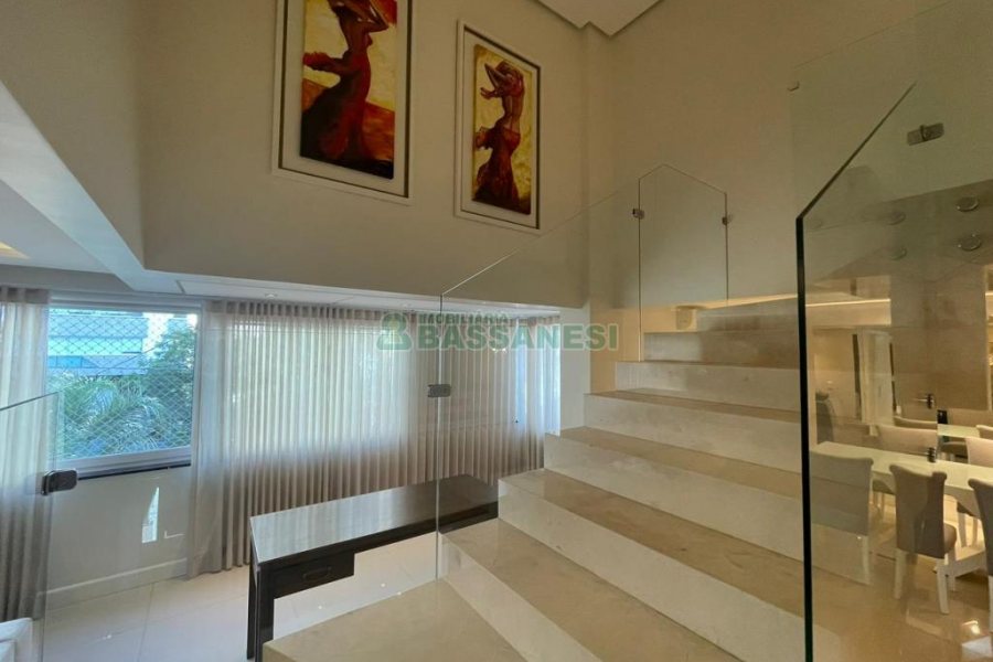 Apartamento com 170m², 3 dormitórios, 2 vagas, no bairro Centro em Caxias do Sul para Comprar