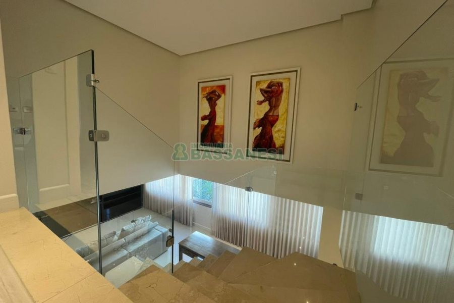 Apartamento com 170m², 3 dormitórios, 2 vagas, no bairro Centro em Caxias do Sul para Comprar