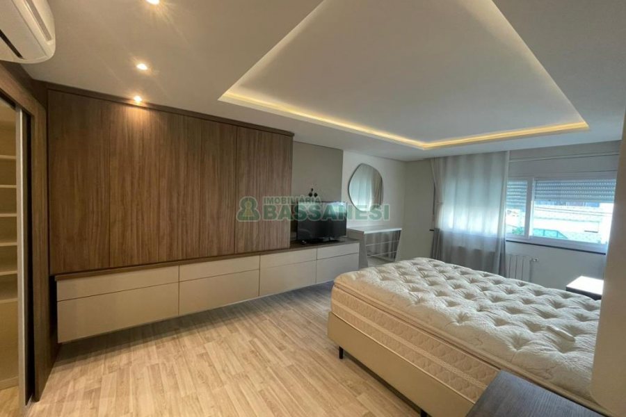 Apartamento com 170m², 3 dormitórios, 2 vagas, no bairro Centro em Caxias do Sul para Comprar