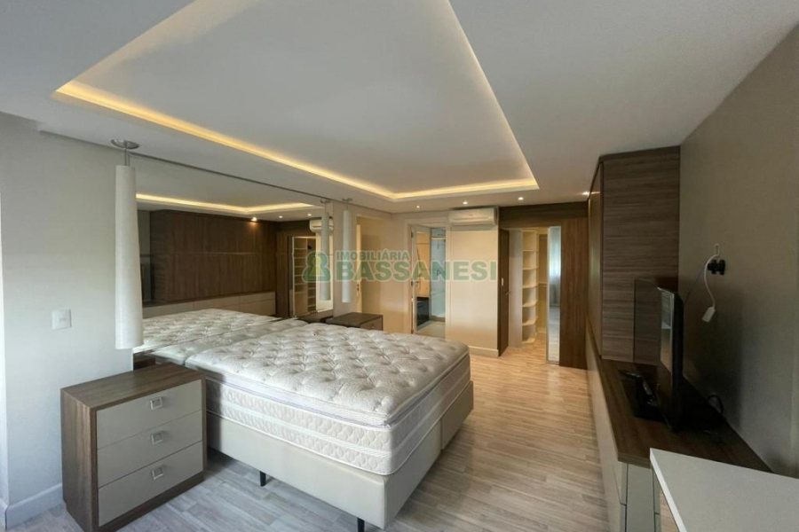 Apartamento com 170m², 3 dormitórios, 2 vagas, no bairro Centro em Caxias do Sul para Comprar