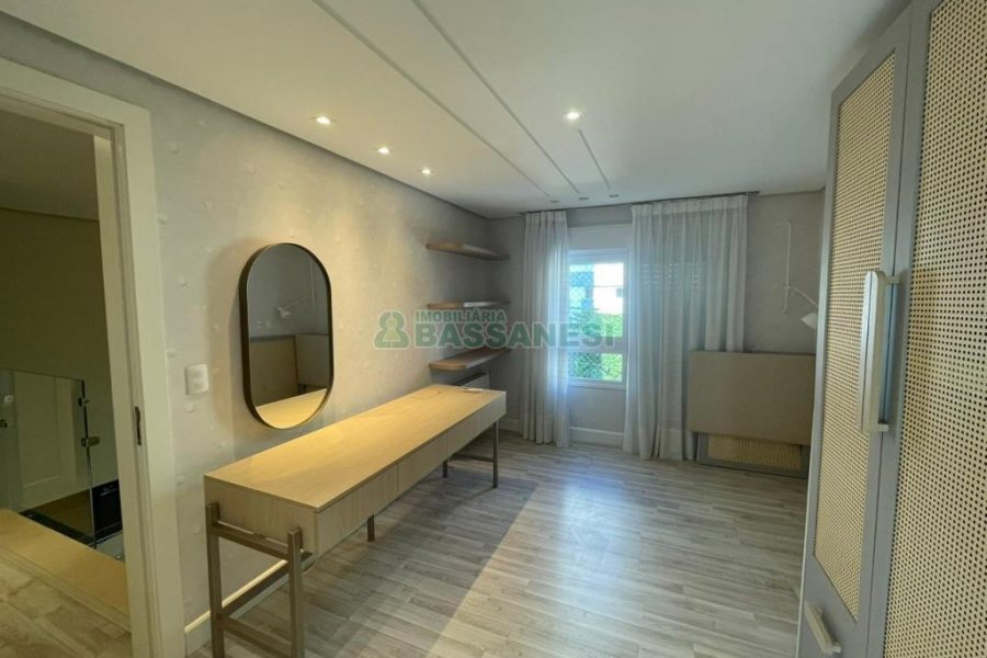 Apartamento com 170m², 3 dormitórios, 2 vagas, no bairro Centro em Caxias do Sul para Comprar