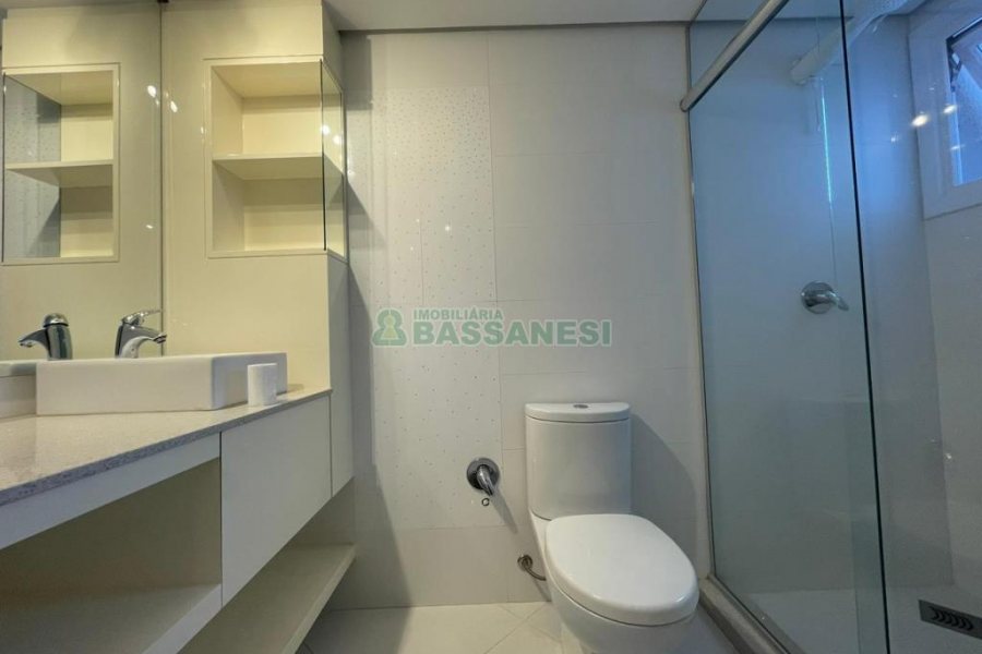 Apartamento com 170m², 3 dormitórios, 2 vagas, no bairro Centro em Caxias do Sul para Comprar