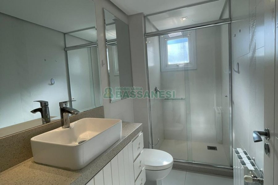 Apartamento com 170m², 3 dormitórios, 2 vagas, no bairro Centro em Caxias do Sul para Comprar