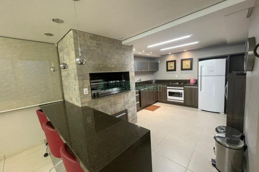 Apartamento com 170m², 3 dormitórios, 2 vagas, no bairro Centro em Caxias do Sul para Comprar