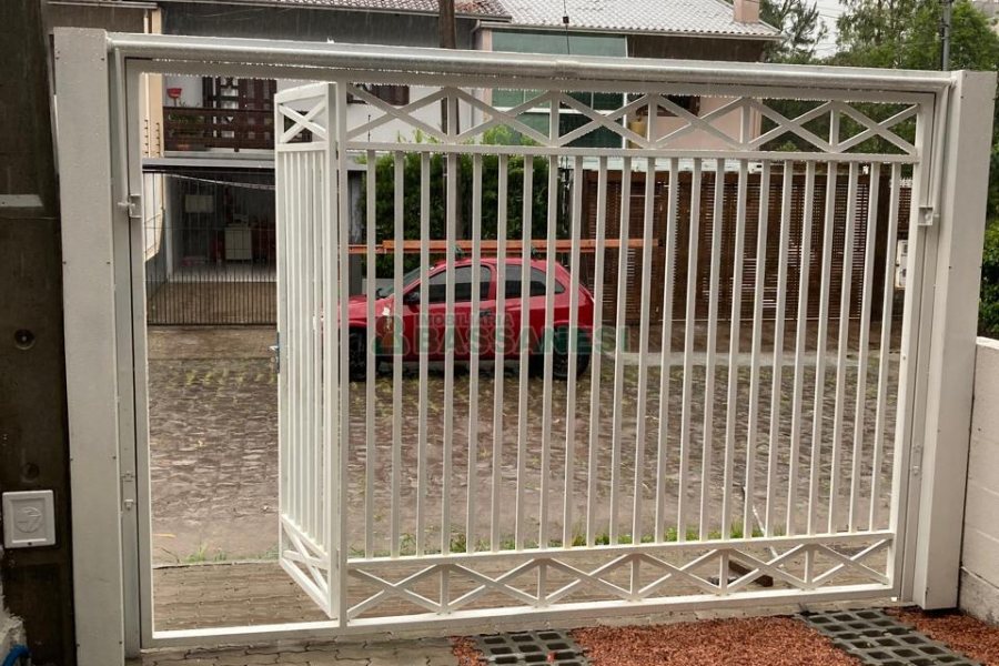 Sobrado com 70m², 2 dormitórios, 1 vaga, no bairro Villagio Iguatemi em Caxias do Sul para Alugar