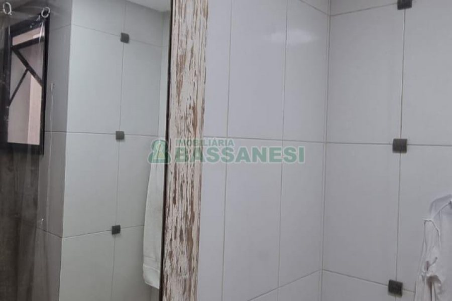 Kitinete com 40m², 1 dormitório, no bairro Pio X em Caxias do Sul para Comprar