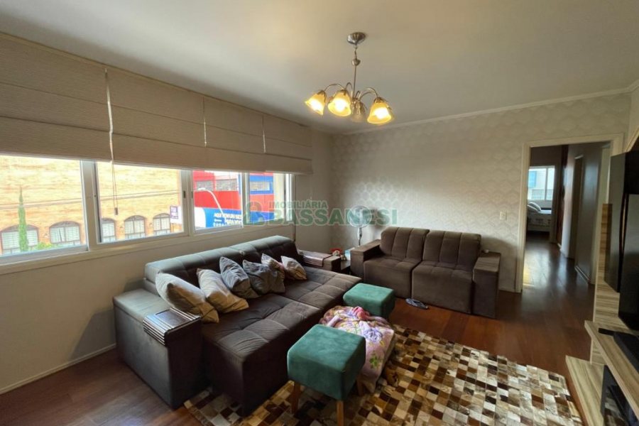 Apartamento com 120m², 3 dormitórios, 1 vaga, no bairro Pio X em Caxias do Sul para Comprar