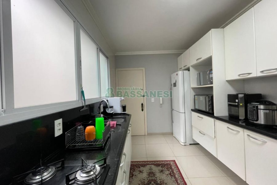 Apartamento com 120m², 3 dormitórios, 1 vaga, no bairro Pio X em Caxias do Sul para Comprar