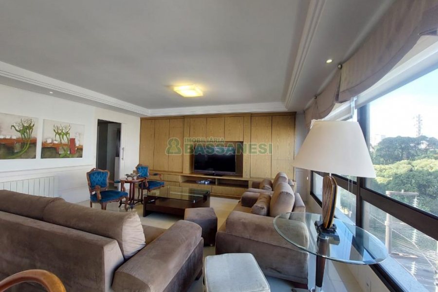 Apto Mobiliado com 198m², 5 dormitórios, 4 vagas, no bairro Lourdes em Caxias do Sul para Alugar