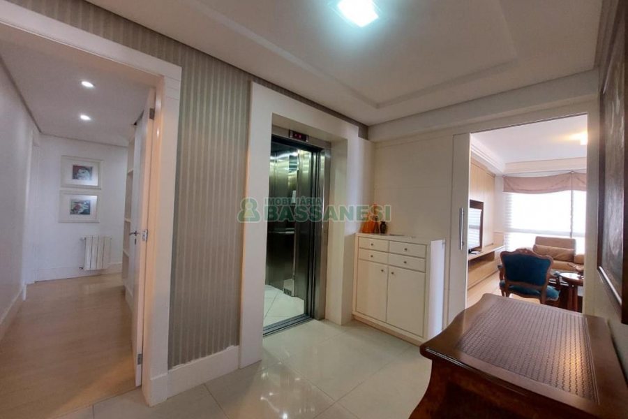 Apto Mobiliado com 198m², 5 dormitórios, 4 vagas, no bairro Lourdes em Caxias do Sul para Alugar