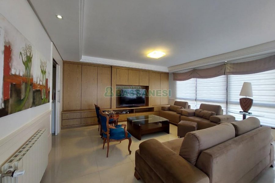 Apto Mobiliado com 198m², 5 dormitórios, 4 vagas, no bairro Lourdes em Caxias do Sul para Alugar