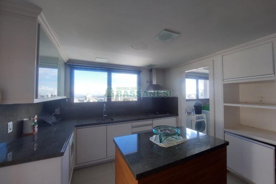 Apto Mobiliado com 198m², 5 dormitórios, 4 vagas, no bairro Lourdes em Caxias do Sul para Alugar