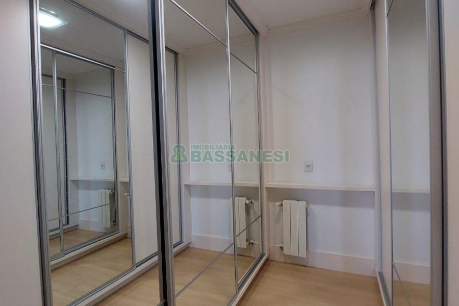 Apto Mobiliado com 198m², 5 dormitórios, 4 vagas, no bairro Lourdes em Caxias do Sul para Alugar