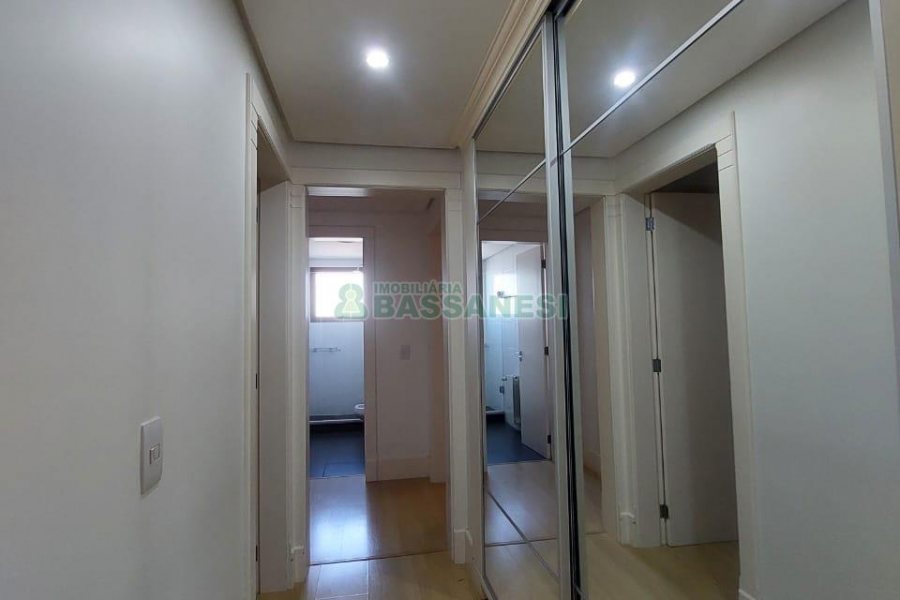 Apto Mobiliado com 198m², 5 dormitórios, 4 vagas, no bairro Lourdes em Caxias do Sul para Alugar