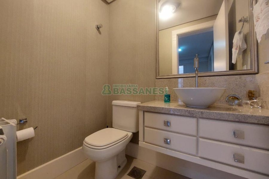 Apto Mobiliado com 198m², 5 dormitórios, 4 vagas, no bairro Lourdes em Caxias do Sul para Alugar